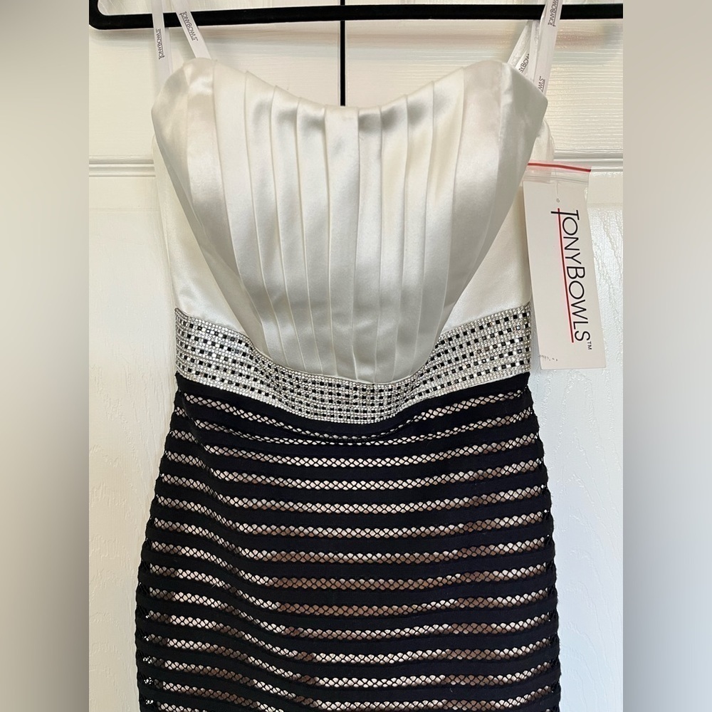 NWT Tony Bowls Black and Ivory Cocktail Dress Size 0 - Picture 2 of 6